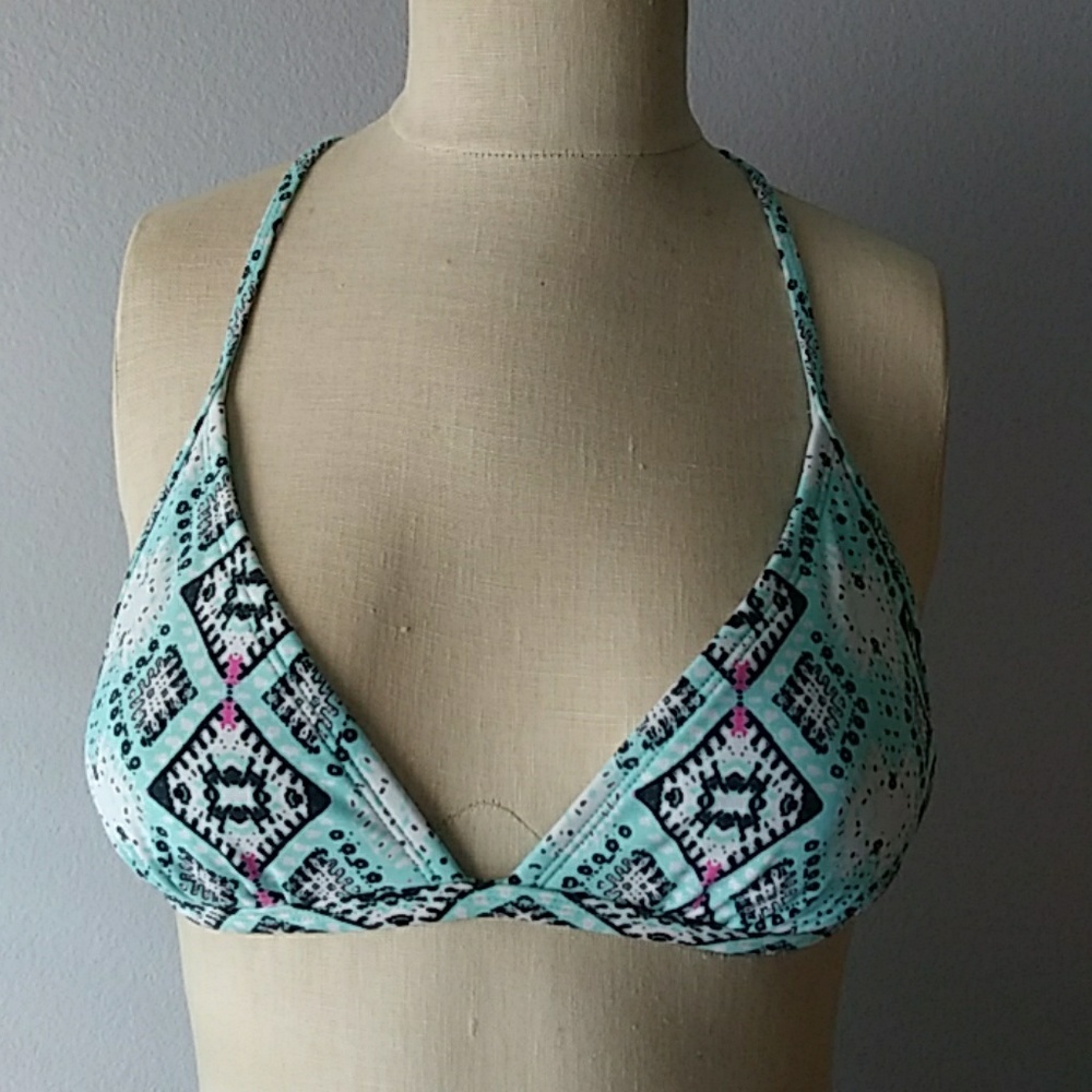 XHILARATION. 👙Bikini top.